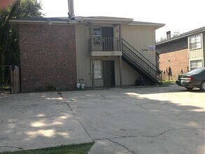 Building Photo - 8349 Governor Dr