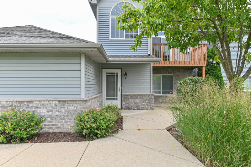 Primary Photo - 2209 N University Dr