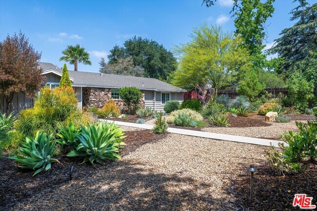 Foto del edificio - 9231 White Oak Ave