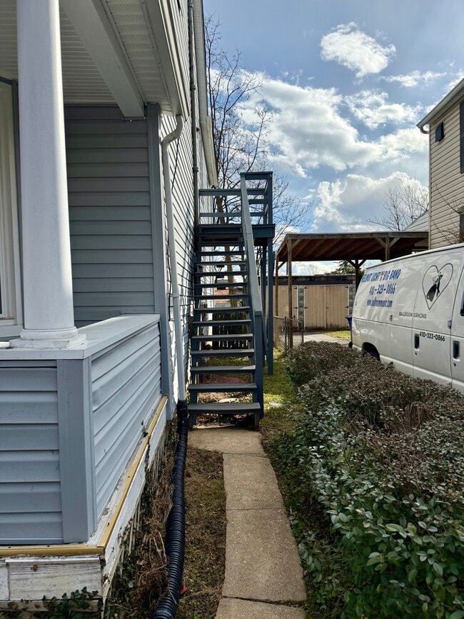 Building Photo - 411 Lyman Ave