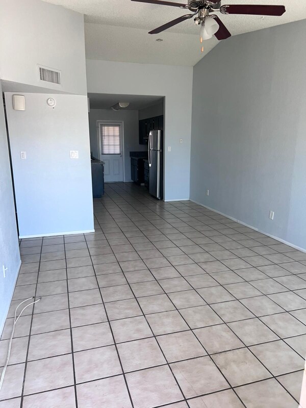 Building Photo - 4802 E Camino Cir