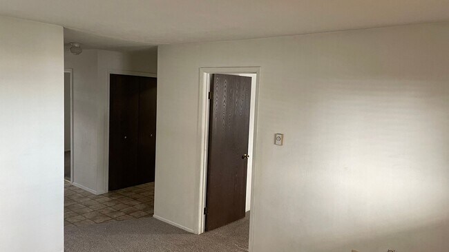 Foto del edificio - 2 Bedroom 1 Bath Park Place Apartment