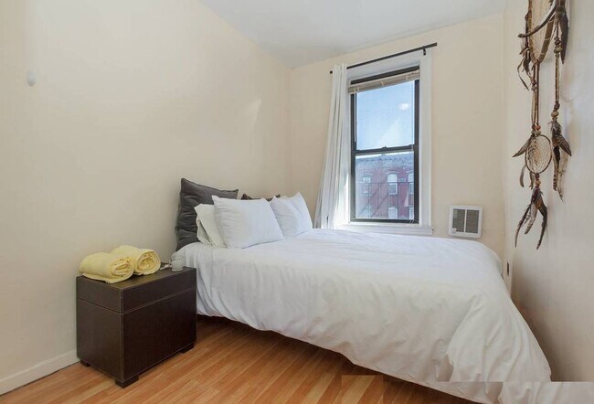 Foto del edificio - 239 E 53rd St