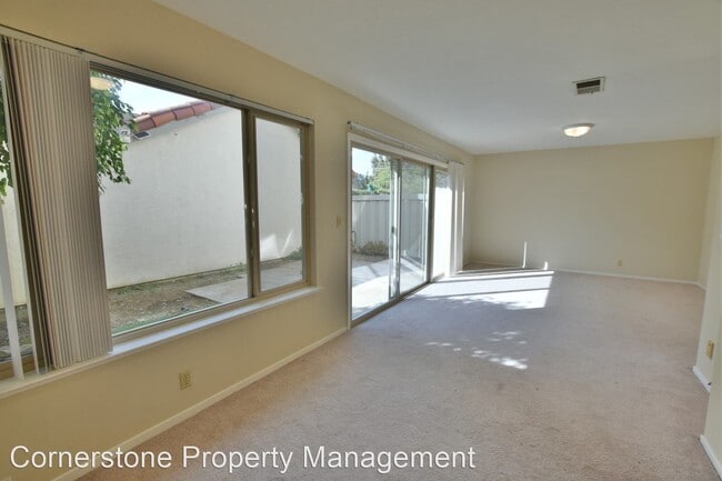 Building Photo - 3 br, 2.5 bath House - 11021 Lucky Oak St