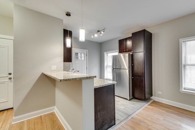 Foto del edificio - 840 E 53rd St