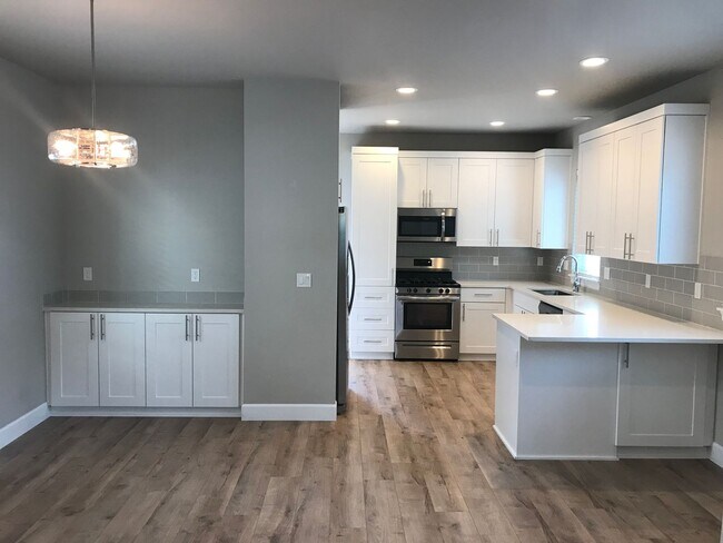 Building Photo - 271
