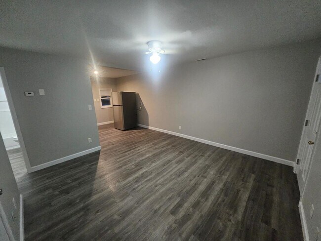 Building Photo - 1307 Shell Rd