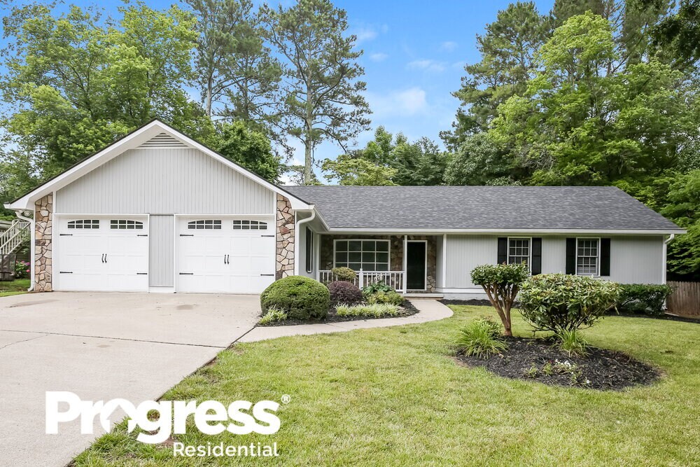 Foto principal - 1882 Falcon Wood Dr NE