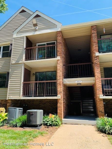 Foto del edificio - 202 Buckingham Ln