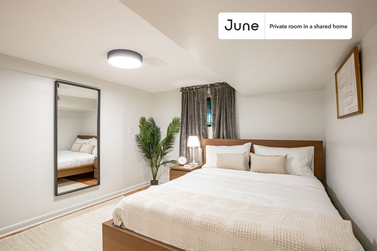 Private bedroom in 5 bed/2 bath Home - Private bedroom in 5 bed/2 bath Home