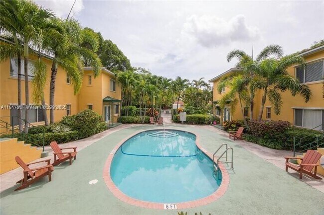 Foto del edificio - 717 NE 16th Ave