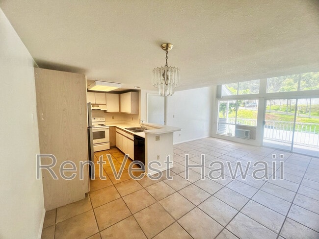 Building Photo - 95-270-270 Waikalani Dr