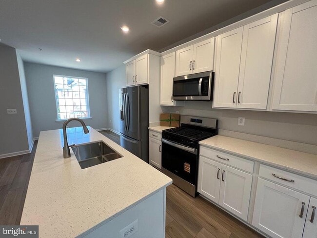 Building Photo - 8269 Knight Station Way