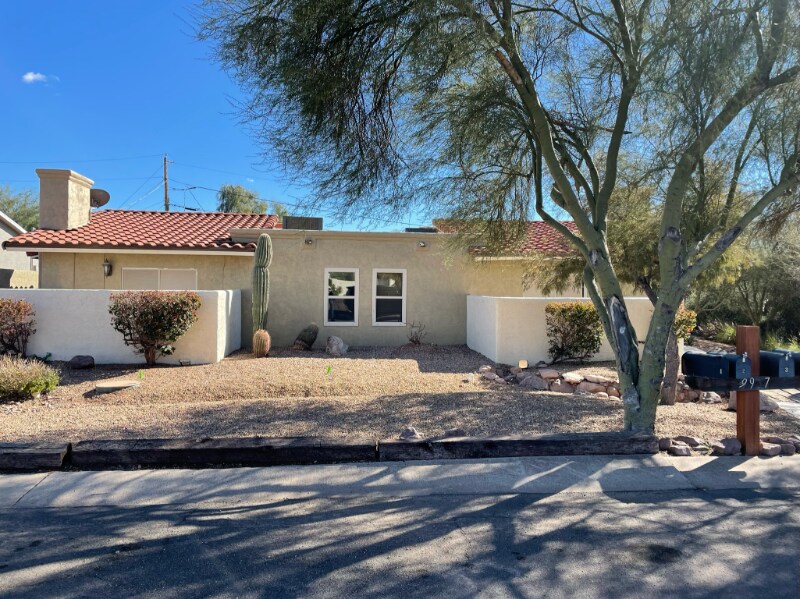 Primary Photo - 9987 E La Palma Ave
