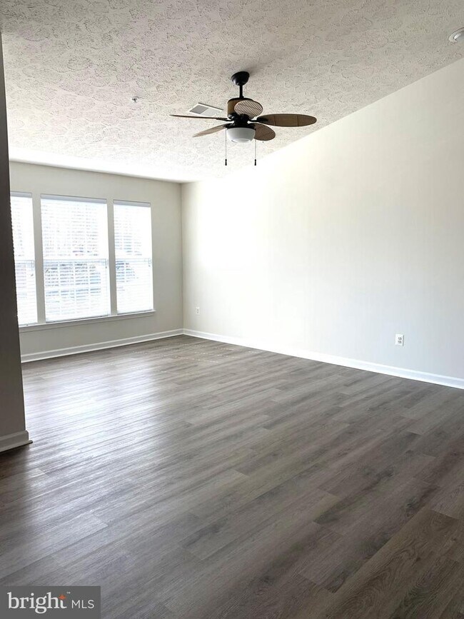 Building Photo - 5027 Marchwood Ct