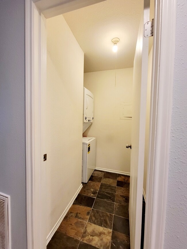 Foto del edificio - 1103 Dulles Ave