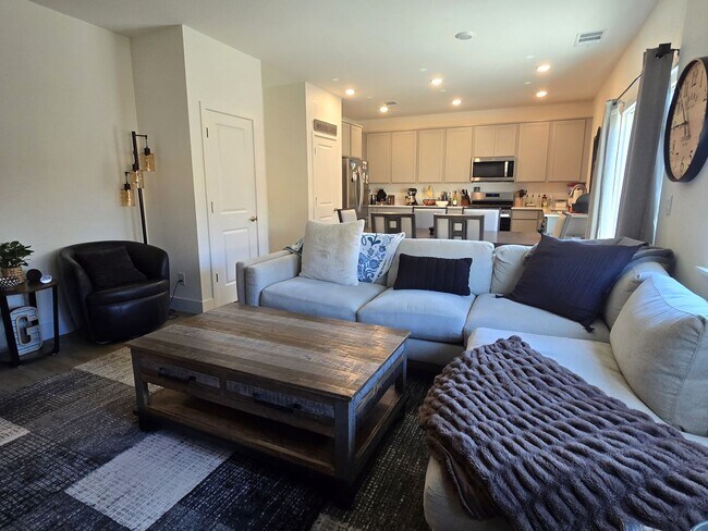 Foto del edificio - Newer 2 story home in Stonebrook Village- ...