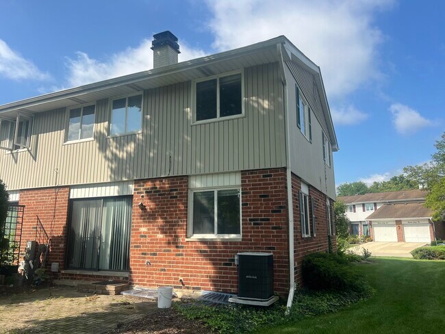 Building Photo - 1565 Coloma Ct S