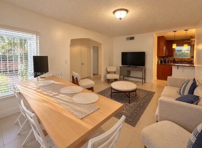 Foto del edificio - 1721 SW 14th St
