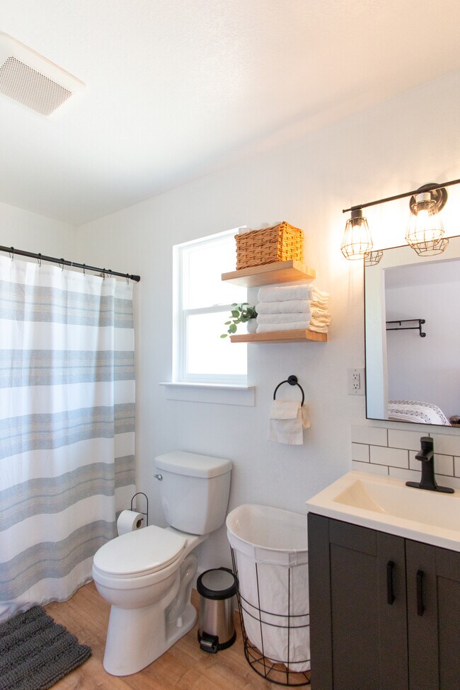 Foto del edificio - 3390 Cutlas Ct