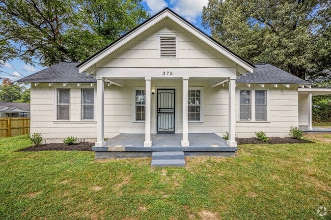 Building Photo - Full Renovation!