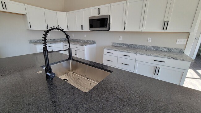 Foto del edificio - 405 Sugar Maple Ln