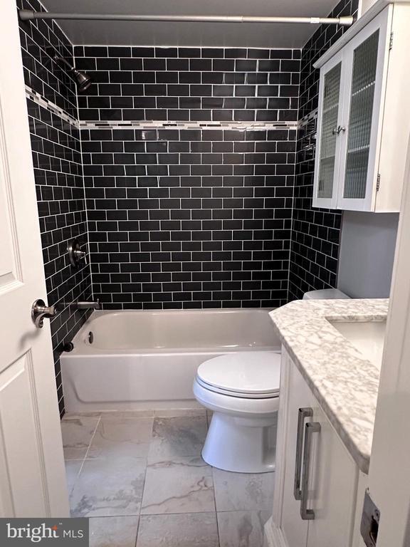 Foto del edificio - 4808 Moorland Ln