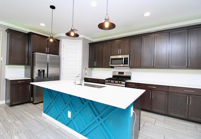 Building Photo - 2551 E Pelican Dr