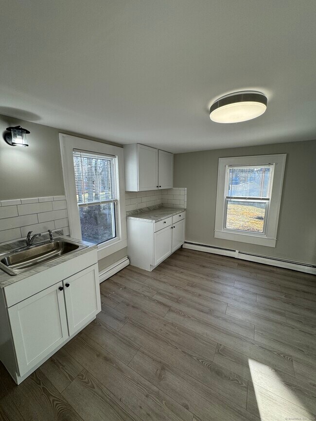 Building Photo - 20 Nordland Ave