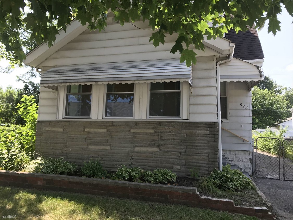 Primary Photo - 5 br, 2 bath House - 926 E Coy Ave