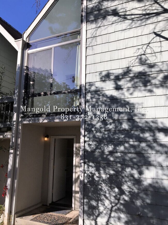 Foto del edificio - Spacious Condo In Great Pacific Grove Neighborhood