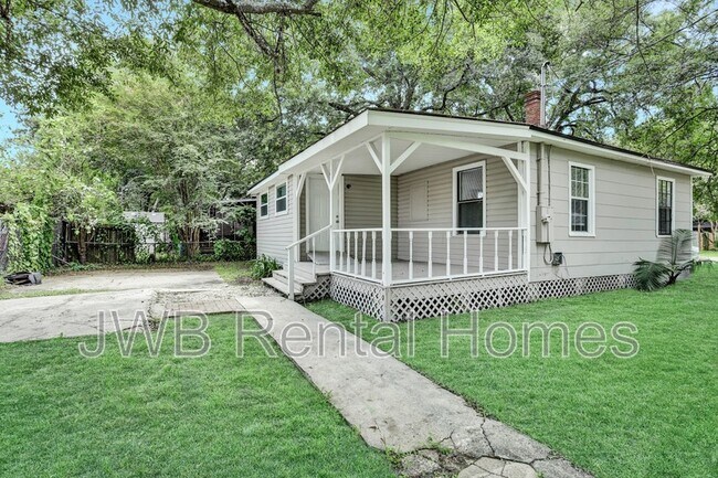 Building Photo - 3263 Thomas St