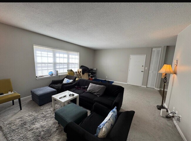 Foto del edificio - 149 Lake Shore Rd