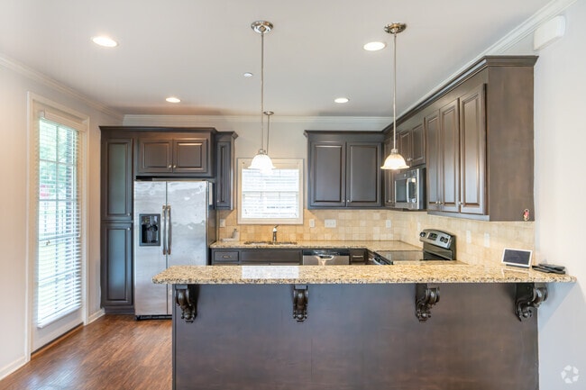 Interior Photo - Old Row at Cloverdale