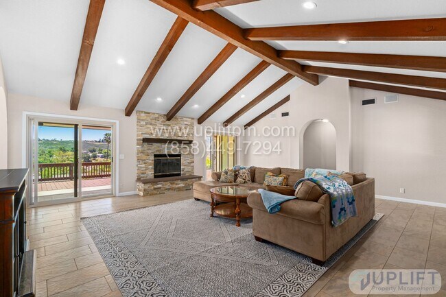 Building Photo - 3 Bedroom 2.5 Bathroom home in Ramona LARG...