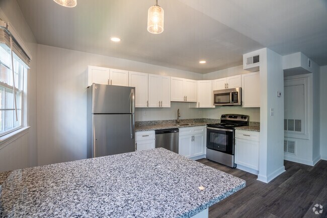 Building Photo - Colonial Village Apartments