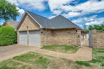Building Photo - 3825 Canot Ln