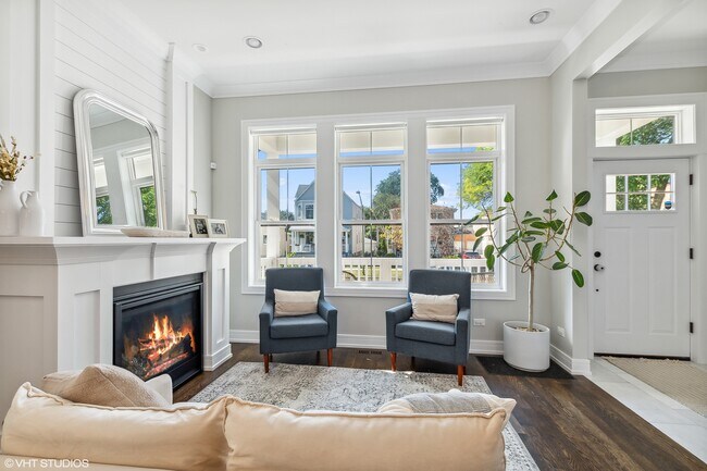 Foto del edificio - 5334 W Leland Ave