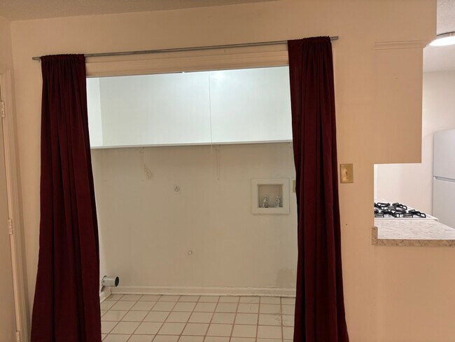 Foto del edificio - 232 Hilda St