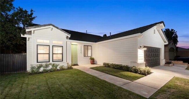 Building Photo - 44035 Chaparral Dr