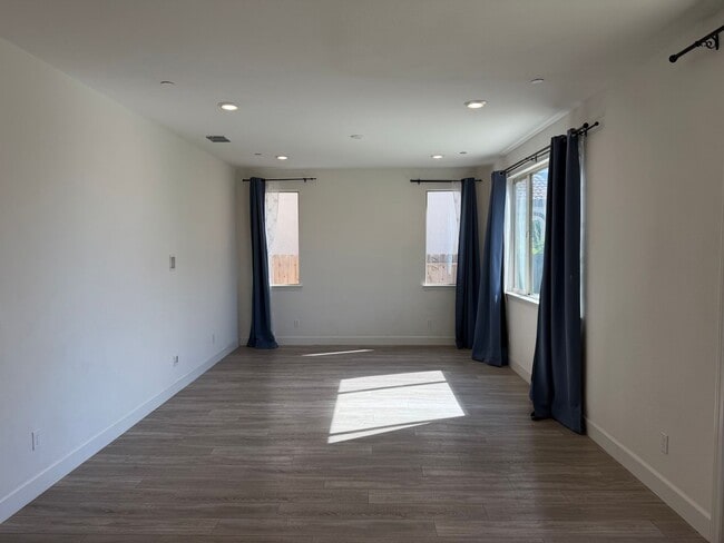 Building Photo - 9486 Cheverny Wy