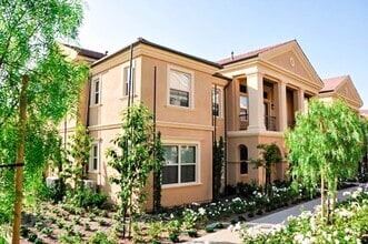 Building Photo - 120 Overbrook