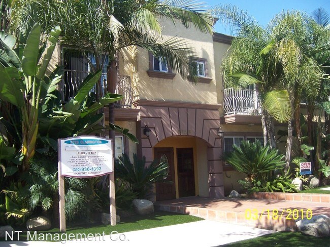 Foto del edificio - 3729 Clarington Ave