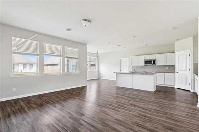 Building Photo - 75633 Sylvia Dr