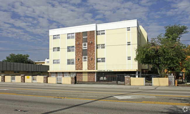 Building Photo - Ocean King Apartments