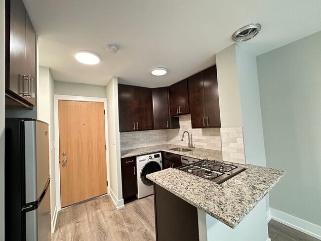 Foto del edificio - 448 W Barry Ave