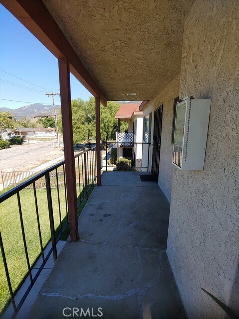 Foto del edificio - 4211 Mountain Dr