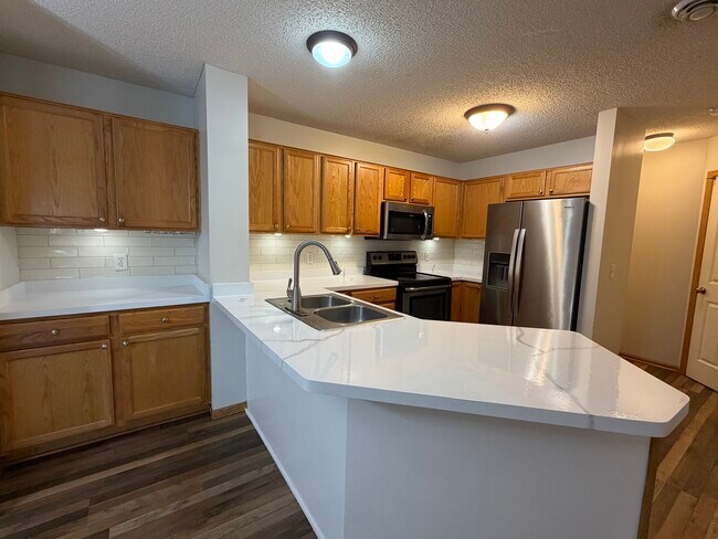 Foto del edificio - 17343 River Birch Ln S E