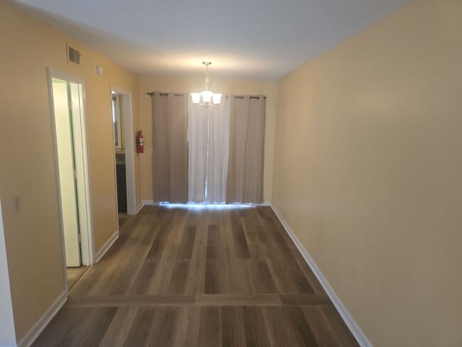 Foto del edificio - 2 Bed 1.5 bath townhouse