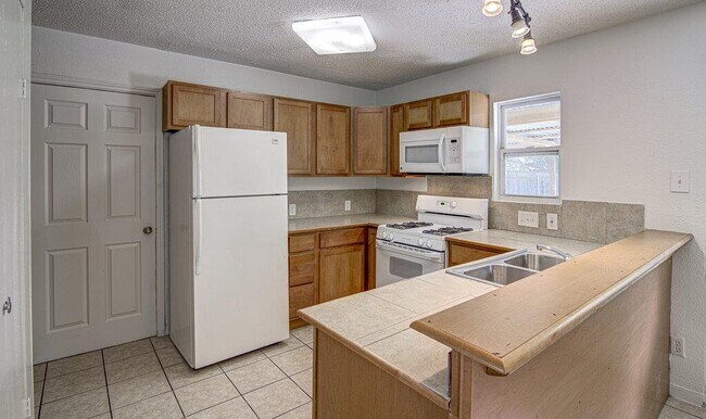 Foto del edificio - 8803 Brookfield Dr